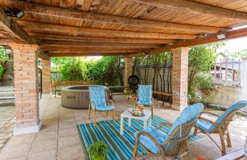 Rosciano House | Holiday Home Bouganville by Interhome