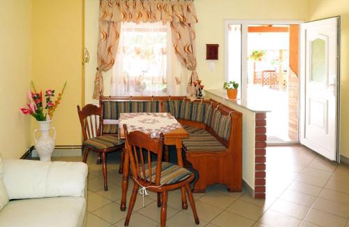 Balatonszarszo House | Holiday Home Brigi by Interhome