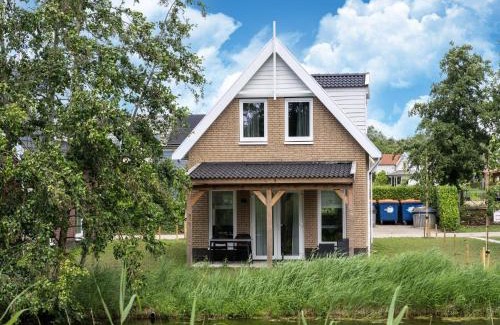 Municipality of Nissewaard House | Holiday Home by Lake Beach Simonshaven, cleaning included