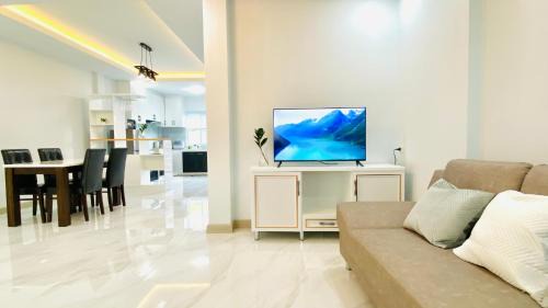 Nong Pa Khrang Villa | Holiday Home By Lucky