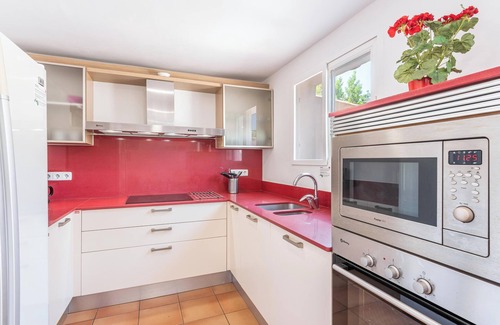 Soller Villa | Holiday Home C'as Pobres with Mountain View, Wi-Fi, A/C & Balcony