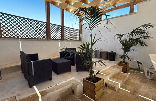 Salice Salentino House | Holiday Home 'Charme Palace Salento' with Private Terrace, Wi-Fi and Air Conditioning