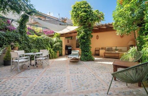 Soller House | Holiday Home Ca Sa Mar with Mountain View, Wi-Fi, Terraces & Garden