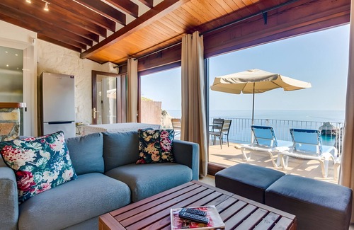 Deia House | Holiday Home 'Cala Deia' with Sea View, Wi-Fi and Air Conditioning