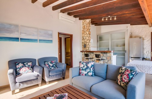 Deia House | Holiday Home 'Cala Deia' with Sea View, Wi-Fi and Air Conditioning