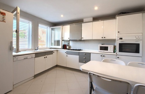 Begur House | Holiday Home 'Can Quintaneta' with Private Terrace, Balcony and Wi-Fi