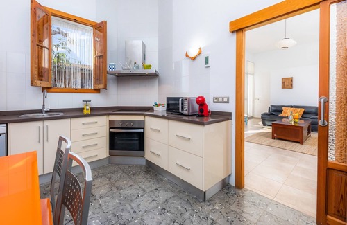 Ariany House | Holiday Home 'Cas Padri Teco' with Pool, Garden & Wi-Fi