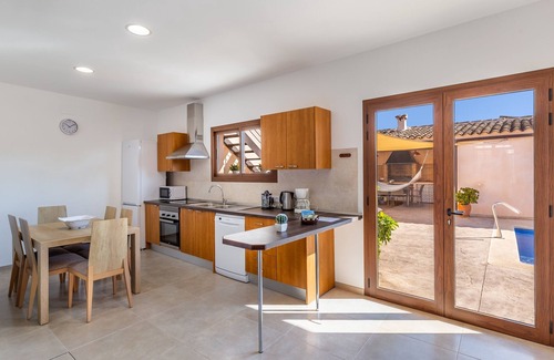 Ariany House | Holiday Home Cas Padrins de ses Tanques with Wi-Fi, Garden, Terrace & Pool