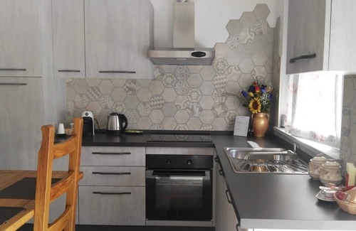 Alba House | Holiday Home 'Casa Bonelli' with Garden & Wi-Fi