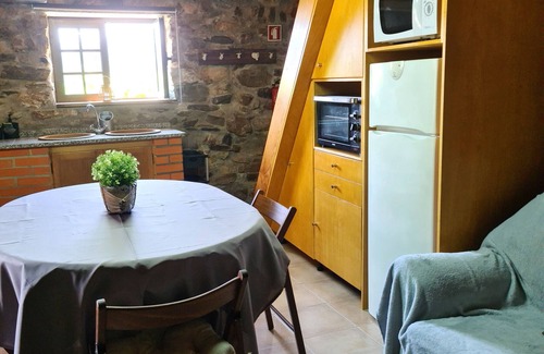 Oliveira de Frades House | Holiday Home 'Casa Curral Do Alqueve' with Mountain View, Private Pool and Wi-Fi