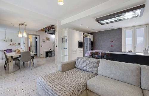 Moasca House | Holiday Home 'Casa Di Titti' with Private Pool, Wi-Fi and Air Conditioning