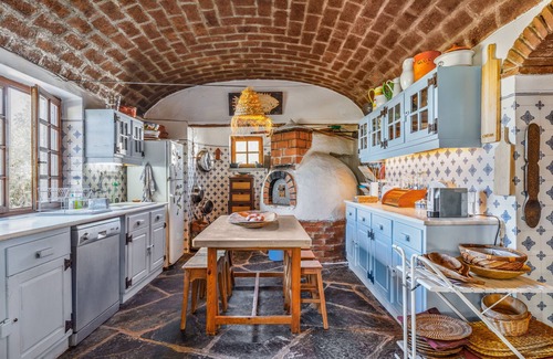 Azoia House | Holiday Home 'Casa Do Mar' with Sea View, Private Pool and Wi-Fi