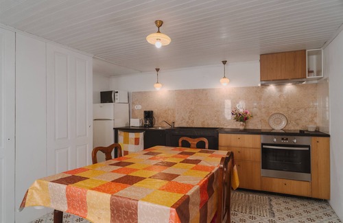 Avintes House | Holiday Home 'Casa Do Mestrinho 2' with Balcony and Wi-Fi
