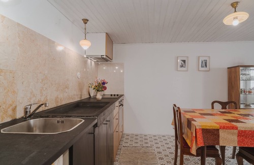 Avintes House | Holiday Home 'Casa Do Mestrinho 2' with Balcony and Wi-Fi