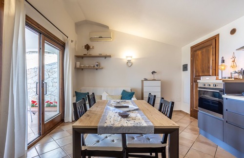 Badesi House | Holiday Home 'Casa Gio' with Sea View, Garden, Shared Pool & Wi-Fi