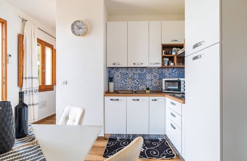 Jerzu House | Holiday Home "Casa Jerzu S'essia de su santu" with Sea View, Garden & Wi-Fi