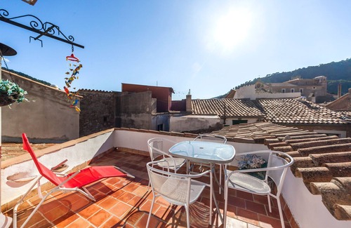 S'Arxiduc Apartment | Holiday Home “Casa Macarena” with Terraces, Mountain View & WiFi; Parking Available in the Street
