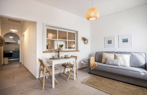 Vila do Bispo House | Holiday Home 'Casa Mateus' with Terrace & Wi-Fi