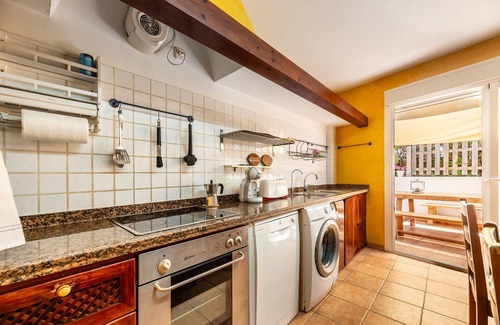 Ses Bardetes House | Holiday Home “Casa Marino” with Sea View, Terrace & Wi-Fi
