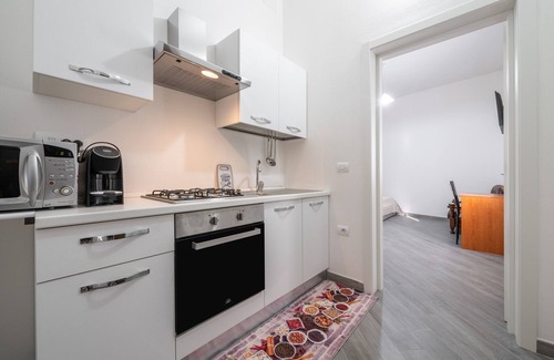 Assemini House | Holiday Home 'Casa Manu' with Private Terrace, Wi-Fi and Air Conditioning