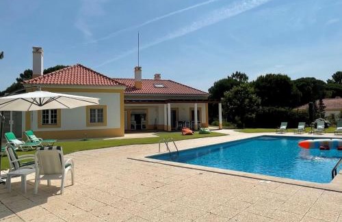 Santa Maria do Castelo House | Holiday Home Casa dos Loendros by Interhome