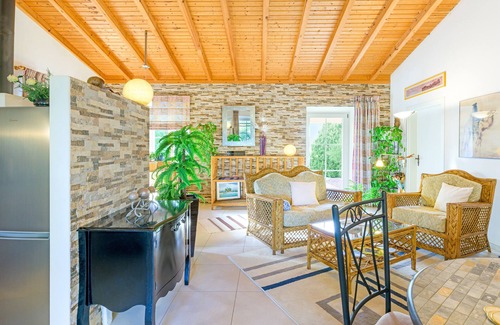 Baiona House | Holiday Home 'Casa Peixe - Selão Da Eira' with Sea View, Shared Pool and Wi-Fi