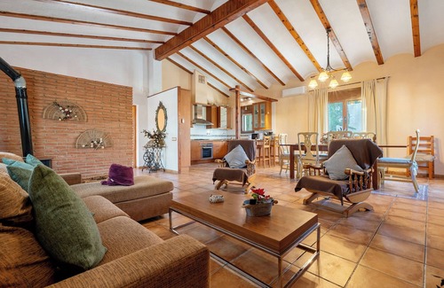 Deltebre House | Holiday Home 'Casa Rue' with Private Pool, Wi-Fi and Air Conditioning