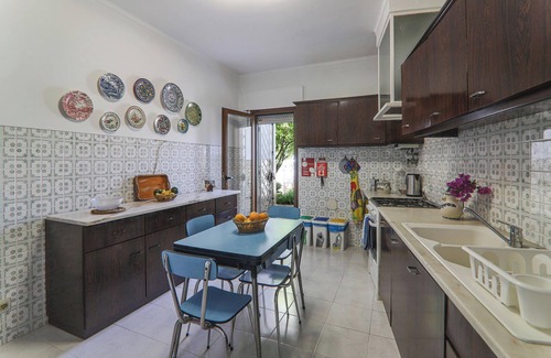 Tavira Apartment | Holiday Home “Casa Tangerina” with Garden & A/C