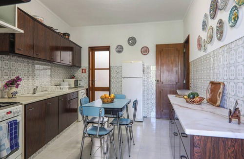 Tavira Apartment | Holiday Home “Casa Tangerina” with Garden & A/C