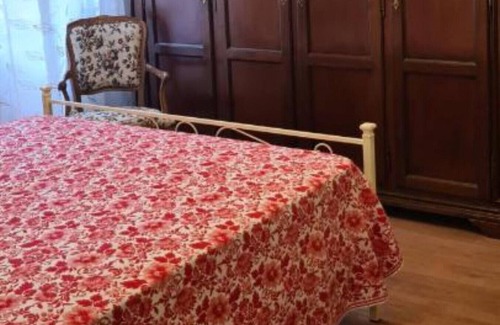 Panicale House | Holiday Home 'Cesare A Panicale' with Shared Pool, Wi-Fi and Air Conditioning