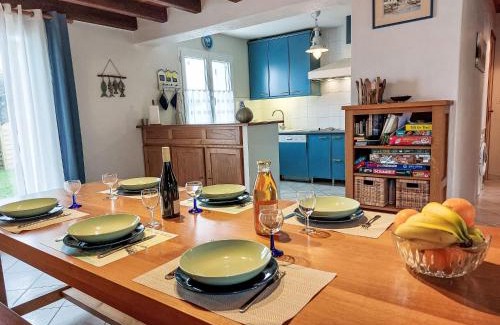 L'Epine House | Holiday Home Charme de la Grande Bosse by Interhome