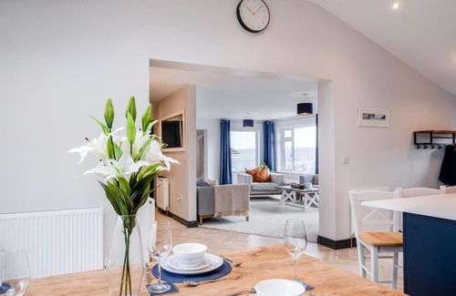 Dartmouth House | Holiday Home Churchfields - Stunning Views