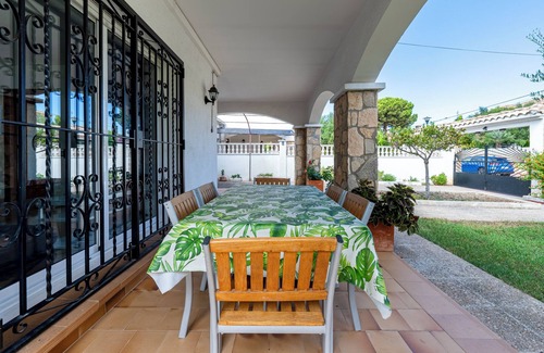 Creixell House | Holiday Home 'Creixell' with Private Terrace, Private Garden and Balcony