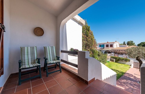 Sarroch House | Holiday Home "Damiano" with Sea View, Garden & Wi-Fi