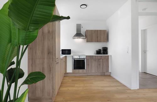 Lembruch House | Holiday Home 'Das Strandhaus' with Private Terrace, Private Garden and Wi-Fi