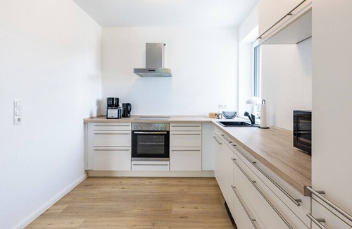 Lembruch House | Holiday Home 'Das Strandhaus 2' with Shared Terrace and Wi-Fi