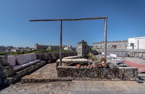 Cannole House | Holiday Home 'Design Loft' with Shared Terrace, Shared Garden and Wi-Fi