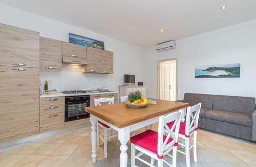 Rudalza House | Holiday Home 'Domus Pintadas 2' with Private Terrace, Wi-Fi and Air Conditioning