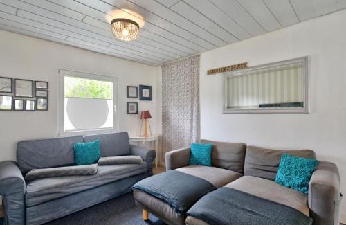 Seepark Kirchheim House | Holiday Home Dorf 4-Haus 10 by Interhome