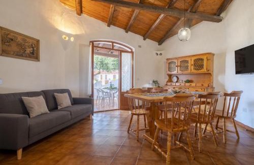 La Ciaccia House | Holiday Home Doria by Interhome