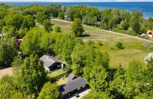 Hov House | Holiday Home Doris - 150m from the sea by Interhome