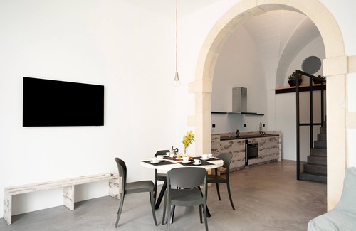 Melendugno Apartment | Holiday Home 'Due' with Shared Terrace, Wi-Fi and Air Conditioning