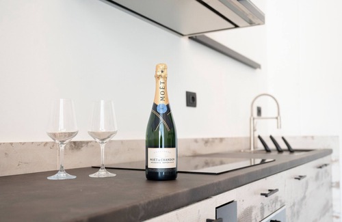 Melendugno Apartment | Holiday Home 'Due' with Shared Terrace, Wi-Fi and Air Conditioning