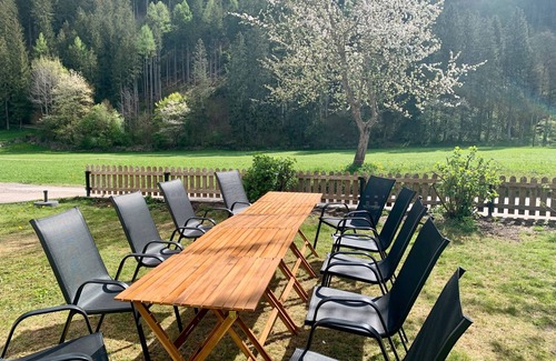 Mayrhofen House | Holiday Home 'Durst 2' with Mountain View, Shared Garden and Wi-Fi