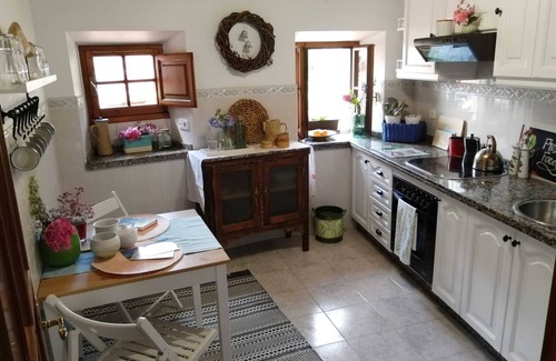 Lastres House | Holiday Home 'El Canto De Las Gaviotas' with Sea View, Balcony and Wi-Fi