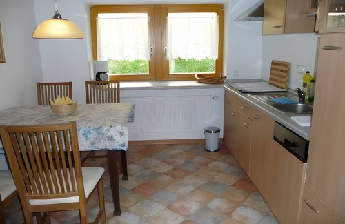 Eisenbach House | Holiday Home 'Elfi Mit 85qm' with Shared Terrace, Shared Garden and Wi-Fi