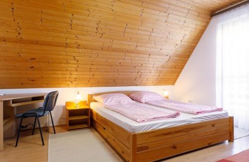 Badacsonytomaj House | Holiday Home Emi by Interhome