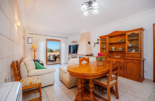 Maria de la Salut House | Holiday Home 'Villalonga' with Private Pool, Wi-Fi and Air Conditioning