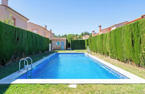 Miami Platja House | Holiday Home 'Isla Bonita' with Sea View, Wi-Fi and Air Conditioning