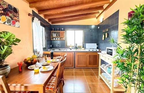 Las Hayas House | Holiday Home 'Casa Pavón De La Fortaleza Chipude' with Sea View, Private Terrace and Wi-Fi